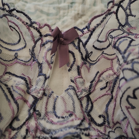 Deesse embroidered bralette - Picture 4 of 5